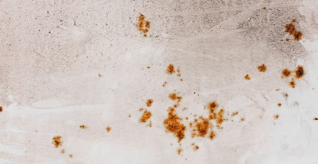 How to remove stains on quartz